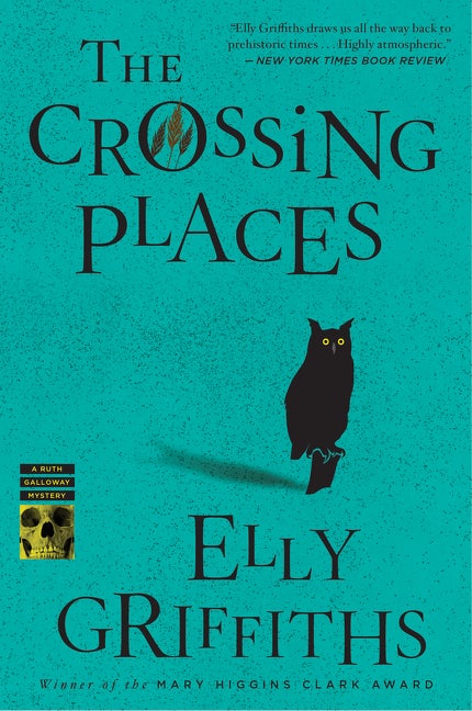 Item #338371 The Crossing Places (Ruth Galloway Mysteries) (Ruth Galloway Mysteries, 1). Elly...